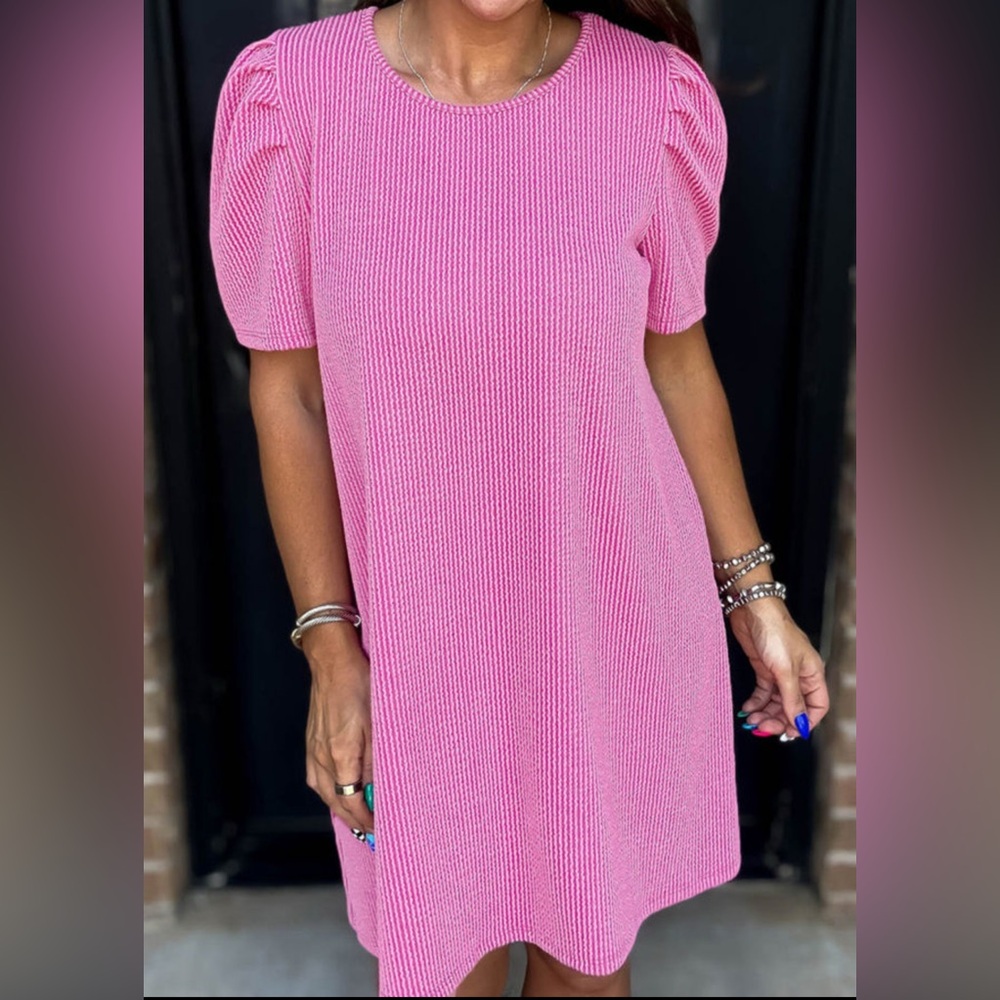 Elegant Pink Ribbed Dress